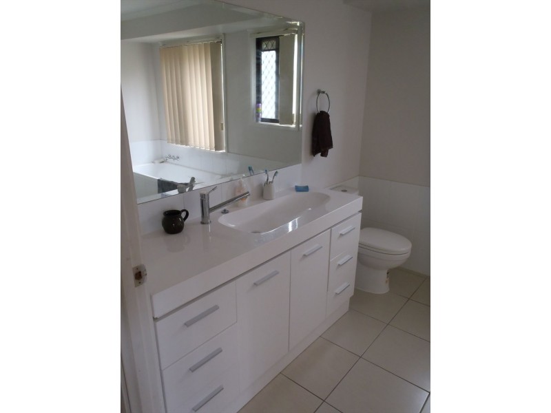 Benowa Rd, Benowa QLD 4217