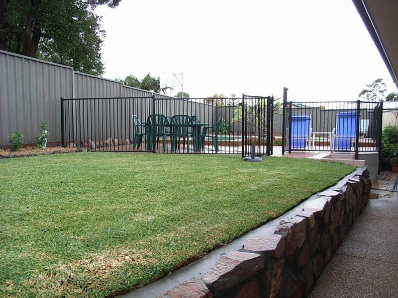 Maryland Drive, Maryland NSW 2287