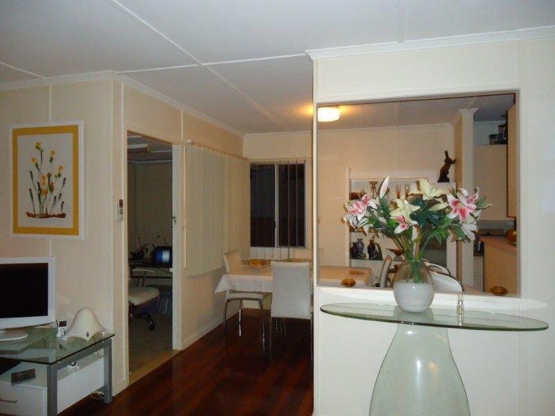 Milanion Crs, Carindale QLD 4152