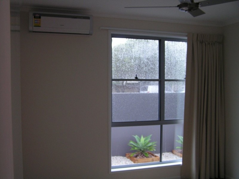 Hillcrest Parade, Miami QLD 4220