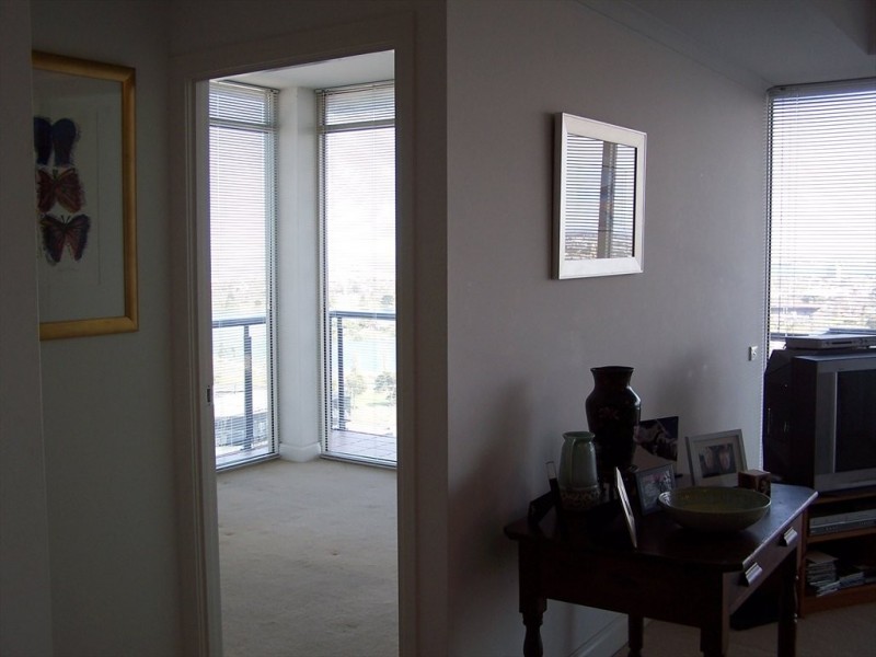 st kilda rd, Melbourne VIC 3004