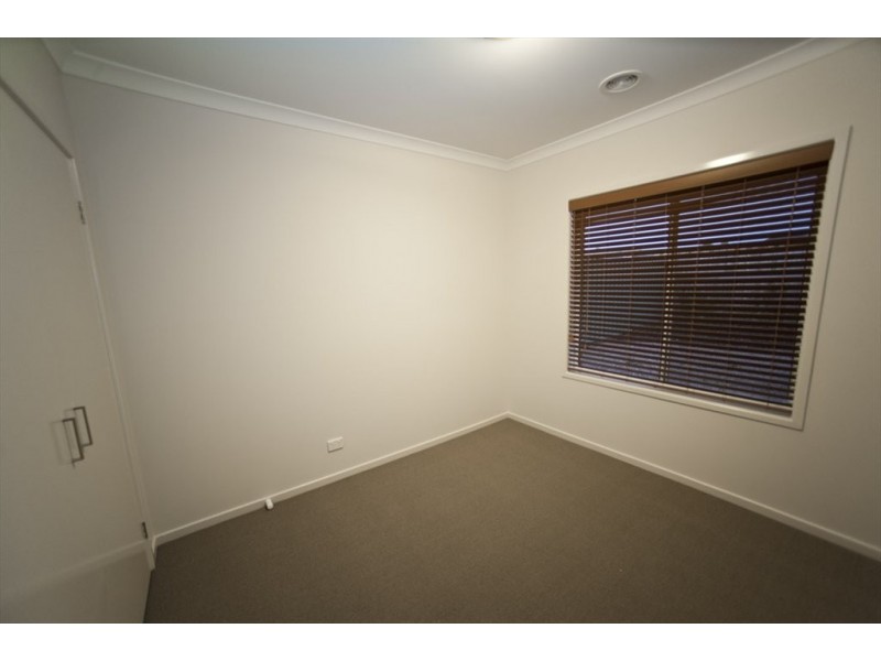 Cohens Way, Pakenham VIC 3810