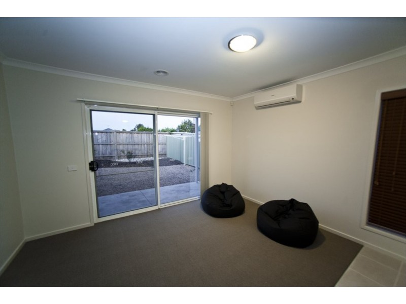 Cohens Way, Pakenham VIC 3810