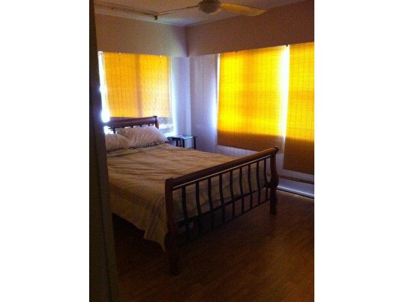 english st, Westcourt QLD 4870