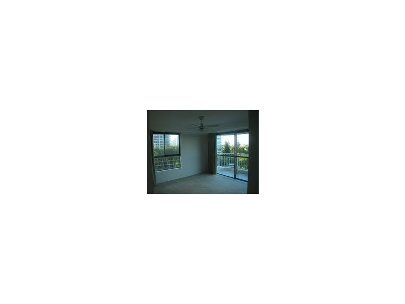 Cronin Ave, Main Beach QLD 4217
