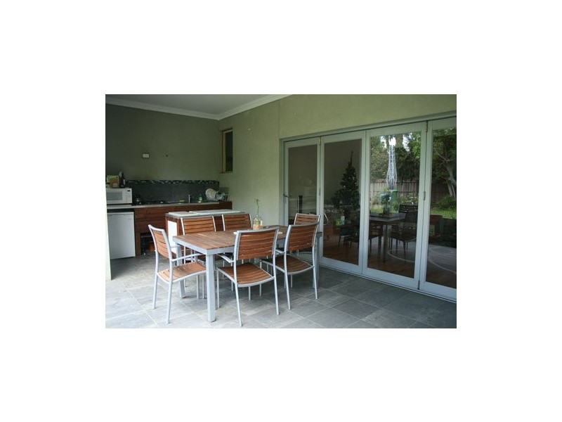 McEwan Road, Heidelberg Heights VIC 3081