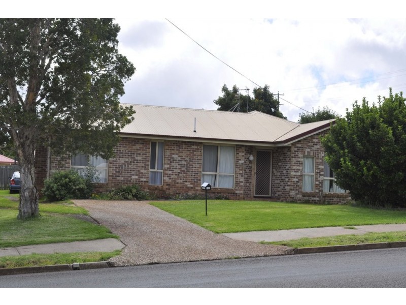 Baker St, Kearneys Spring QLD 4350