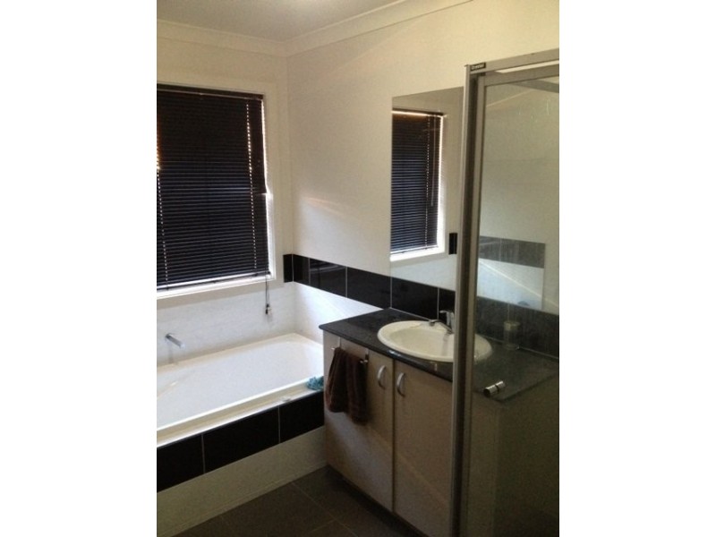 Parkside Dr, Shepparton VIC 3630