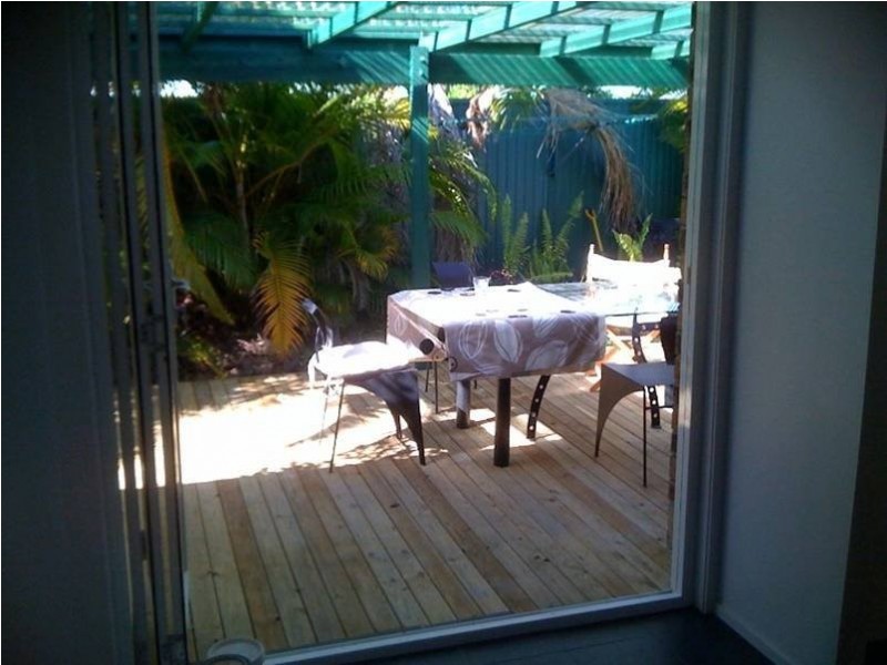 Hentdale Crt, Labrador QLD 4215