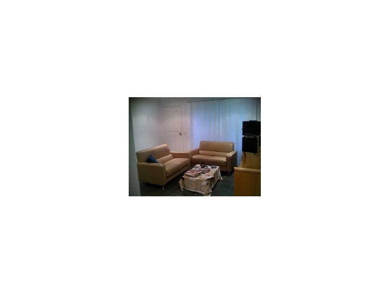 Hentdale Crt, Labrador QLD 4215