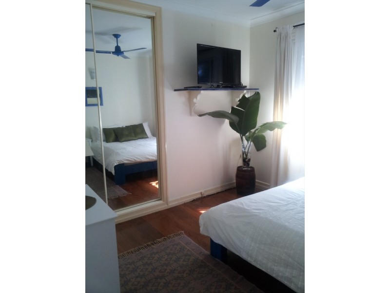 Jefferson Lane, Palm Beach QLD 4221
