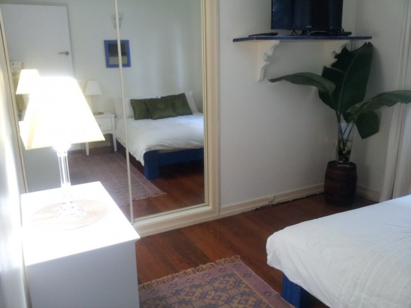 Jefferson Lane, Palm Beach QLD 4221