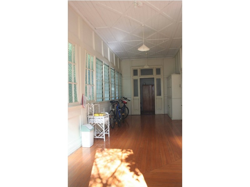 Dornoch Terrace, Highgate Hill QLD 4101