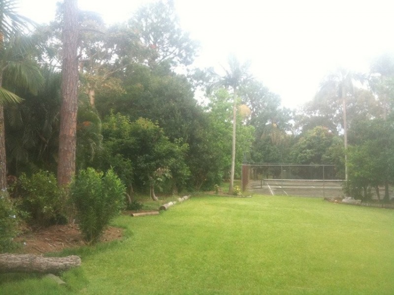 Akers Rd, Lawnton QLD 4501