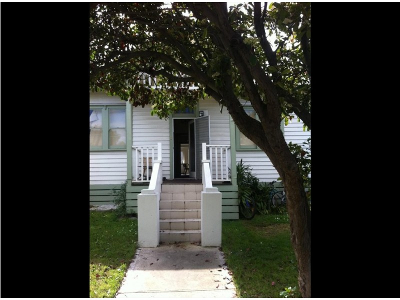 Collins, Thornbury VIC 3071