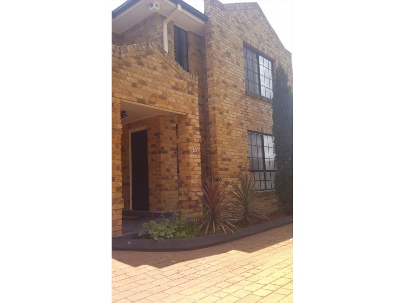 High Street, Hoxton Park NSW 2171