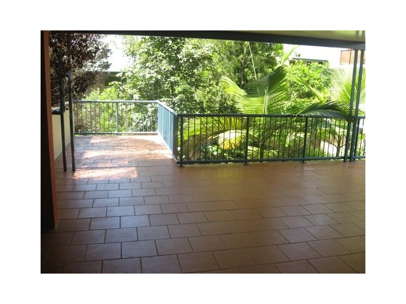 Mitre st, St Lucia QLD 4067