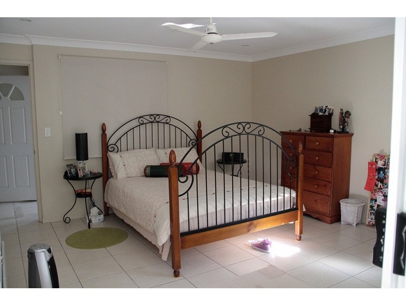 Jefferson Lane, Palm Beach QLD 4221