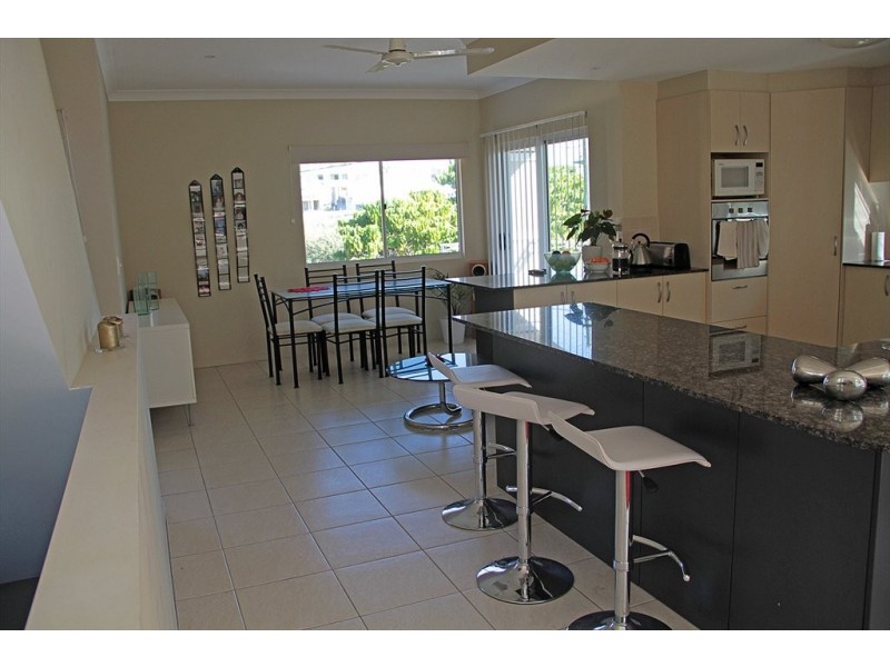 Jefferson Lane, Palm Beach QLD 4221