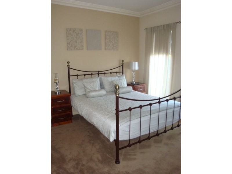 lakewood drive, Strathdale VIC 3550