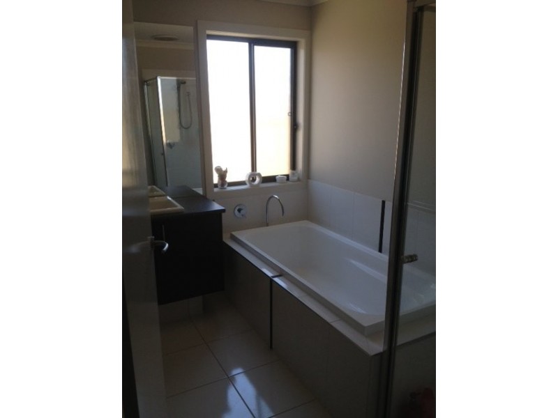 crescent, Shepparton East VIC 3631