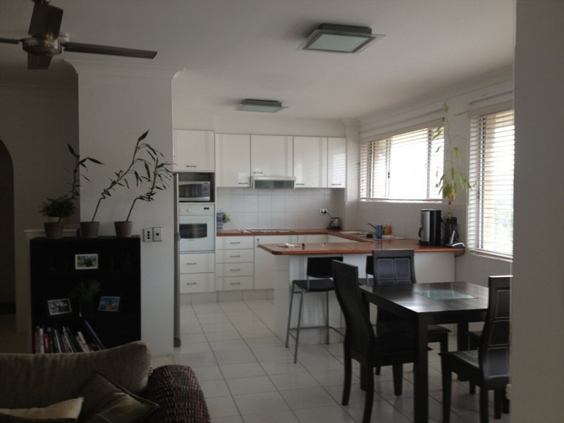 Marine Pde, Biggera Waters QLD 4216