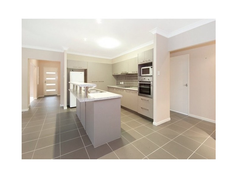 Reynolds Street, Carindale QLD 4152