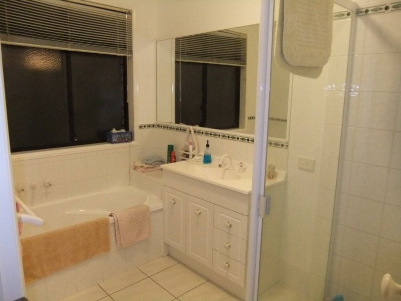 Avon Ave, Banksia Beach QLD 4507