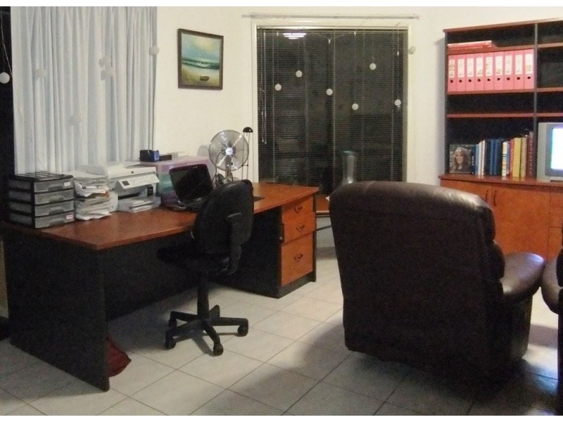 Avon Ave, Banksia Beach QLD 4507