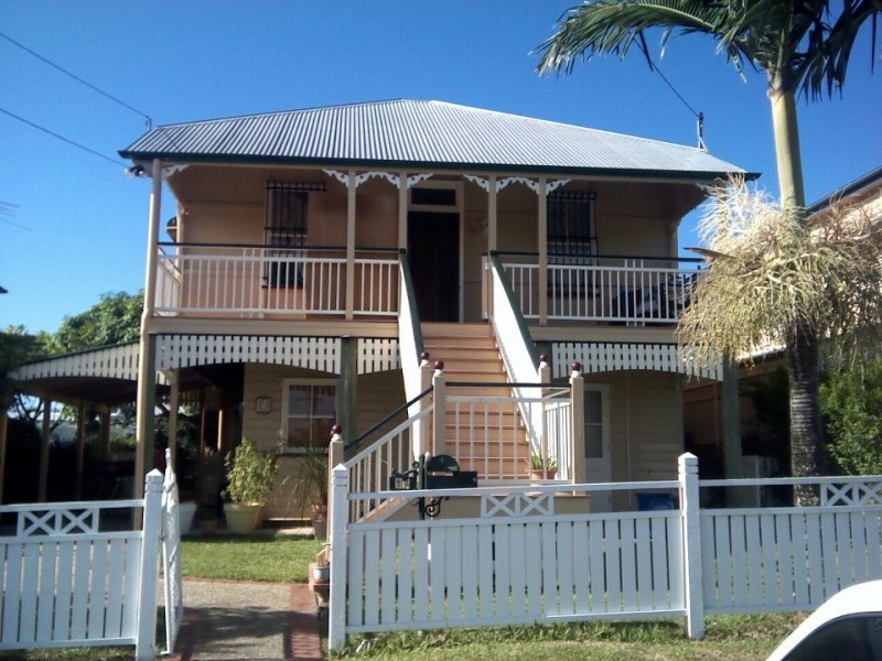 Barnes, Coorparoo QLD 4151