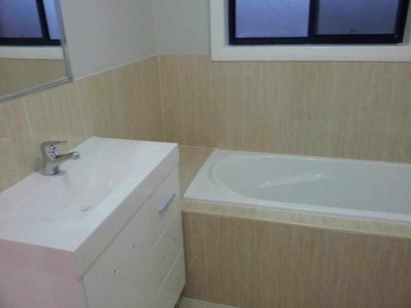 elm st, Blue Haven NSW 2262