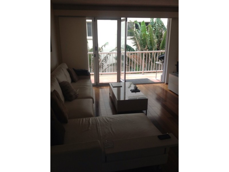 marine parade, Miami QLD 4220