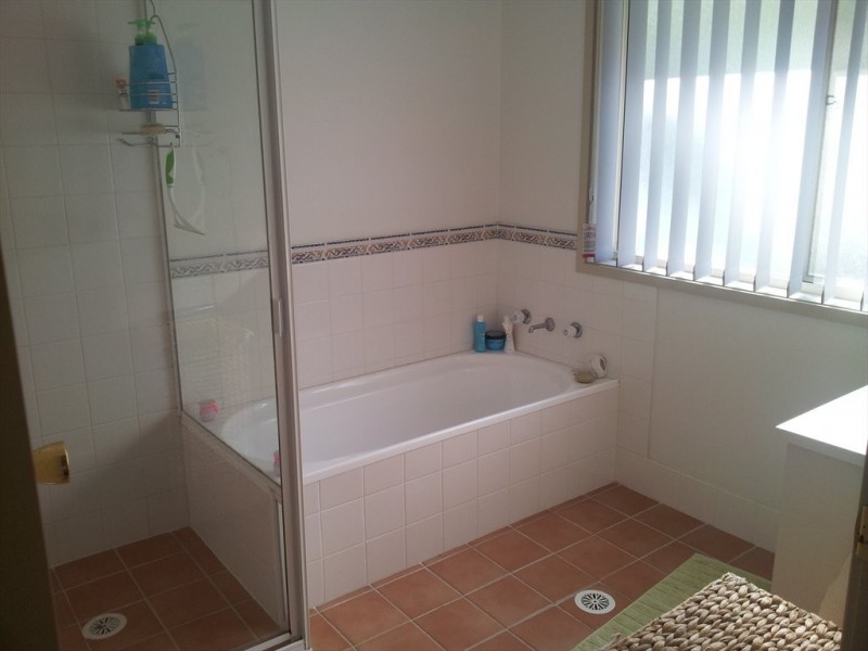 Donnison Street W, West Gosford NSW 2250