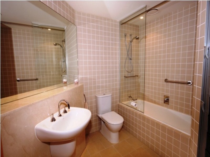 The Esplanade, Cotton Tree QLD 4558