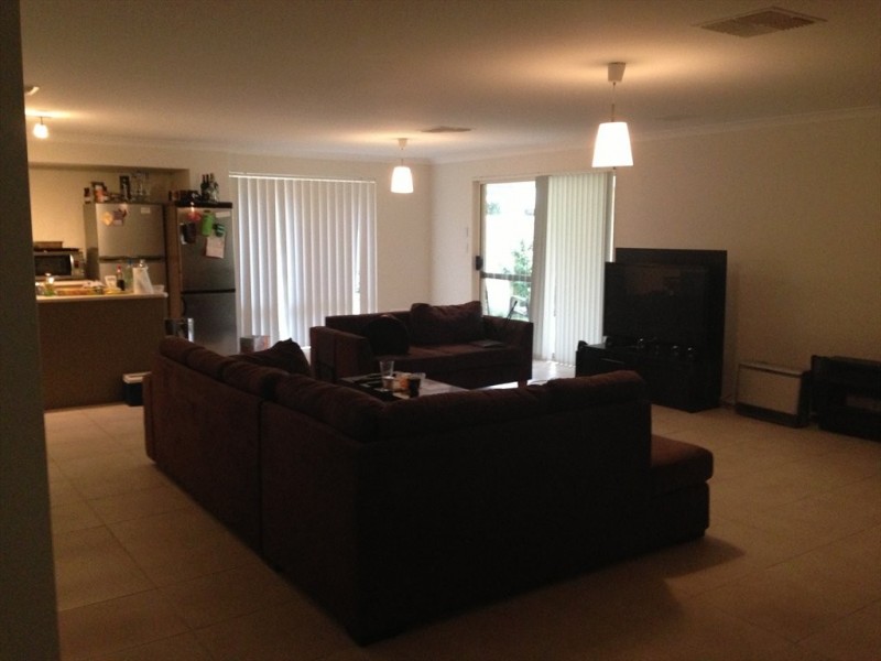baza gardens, Maida Vale WA 6057