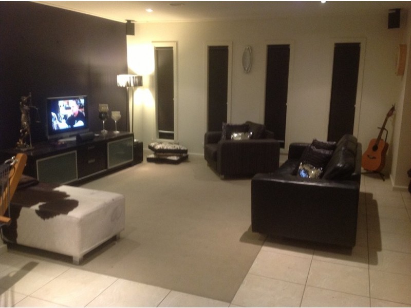 Orlando Drive, Roxburgh Park VIC 3064
