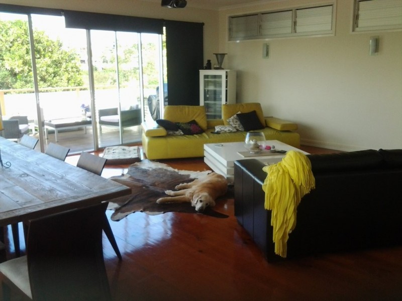 Thomas, Auchenflower QLD 4066