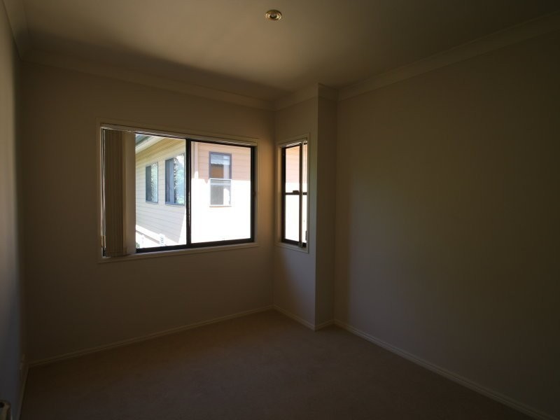 Montrose Road, Taringa QLD 4068
