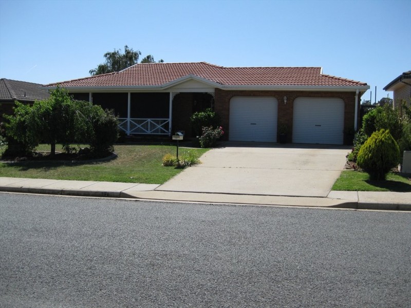 marril street, Queanbeyan West NSW 2620