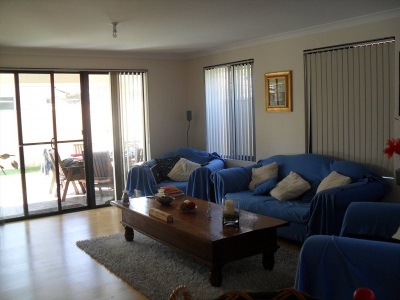 Davilak ave, Hamilton Hill WA 6163