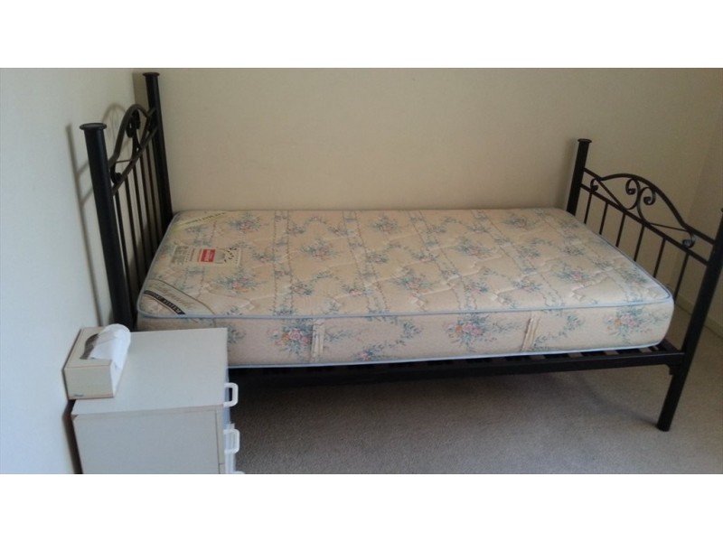 Allen Court, Queens Park WA 6107