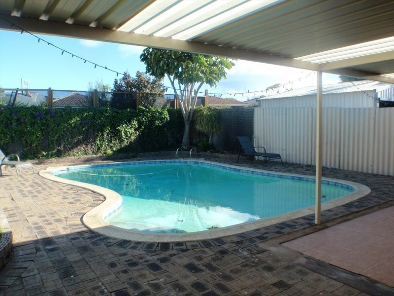 Squire Ave, Heathridge WA 6027