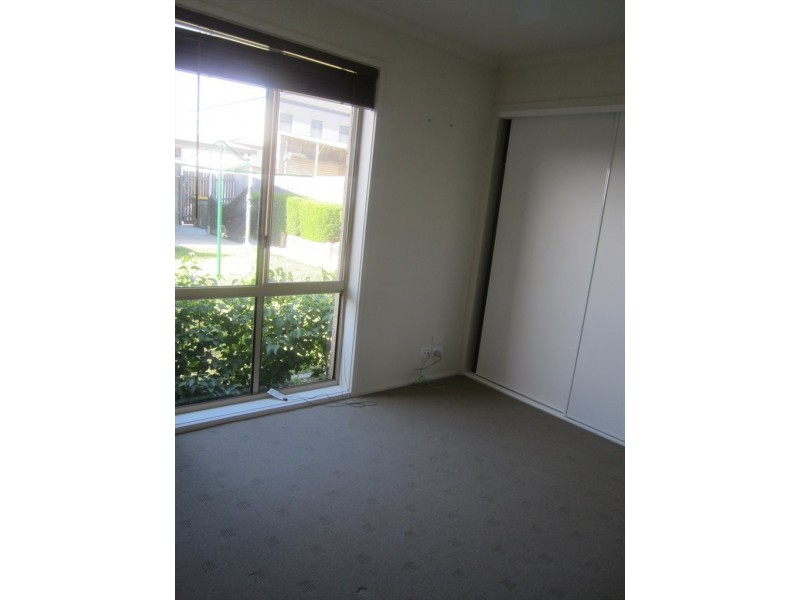 Anthony Rolfe ave, Gungahlin ACT 2912