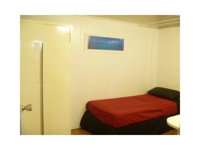 Lyons Street, Westcourt QLD 4870