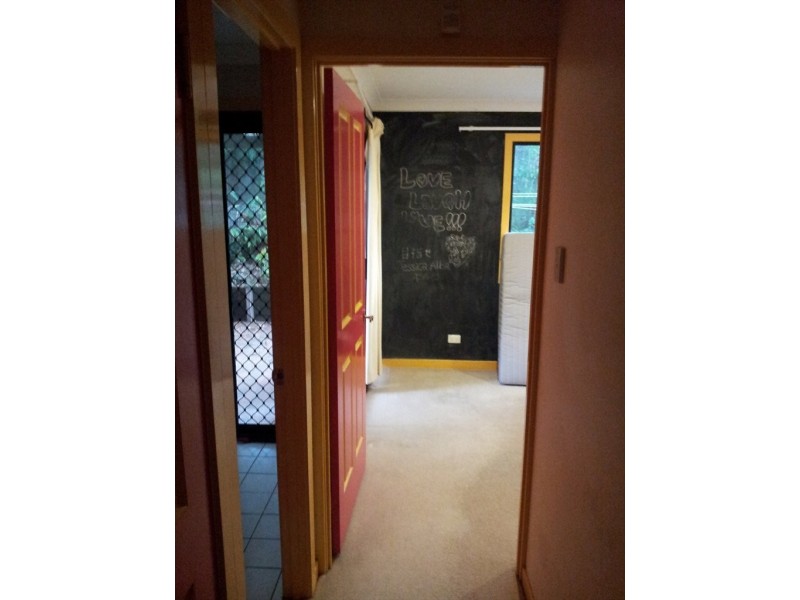 Lambert RD, Indooroopilly QLD 4068