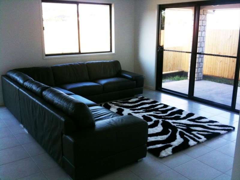 Ellenborough Avenue, Ormeau Hills QLD 4208