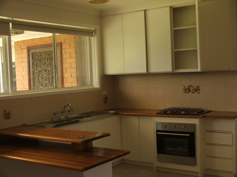 St Albans Road, St Albans VIC 3021