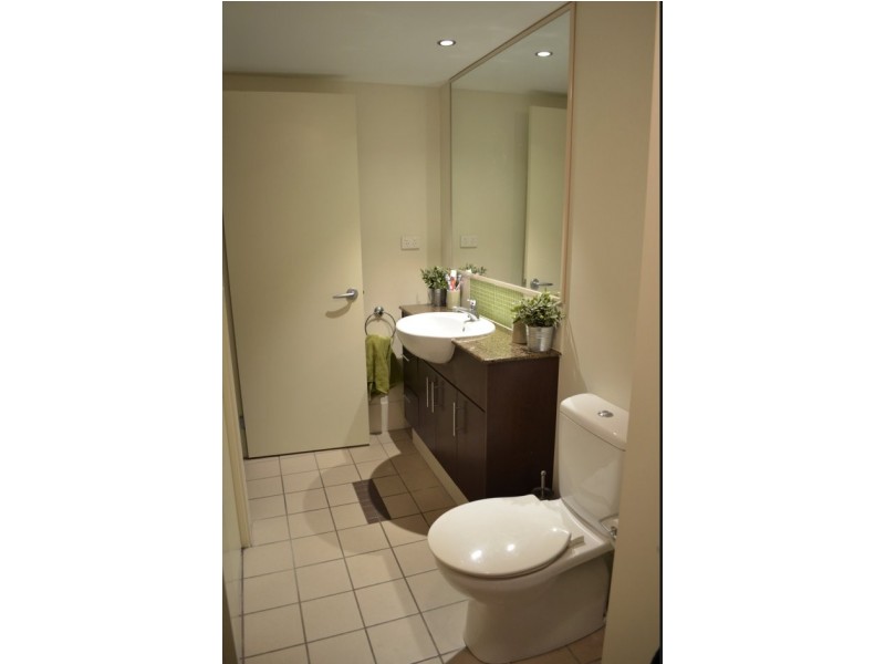 Land street, Toowong QLD 4066