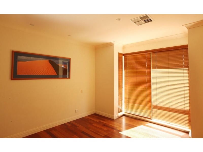 The Oaks Parade, Aberfoyle Park SA 5159