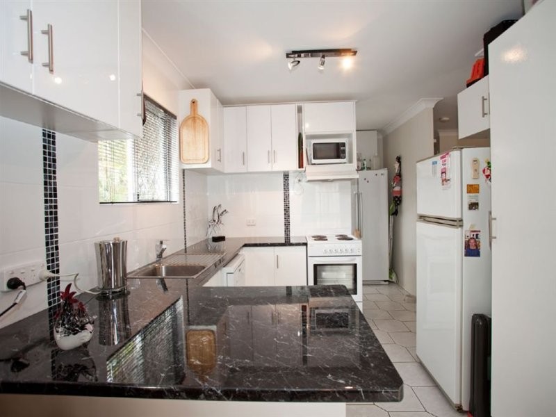 Pardoe St, Bucasia QLD 4750